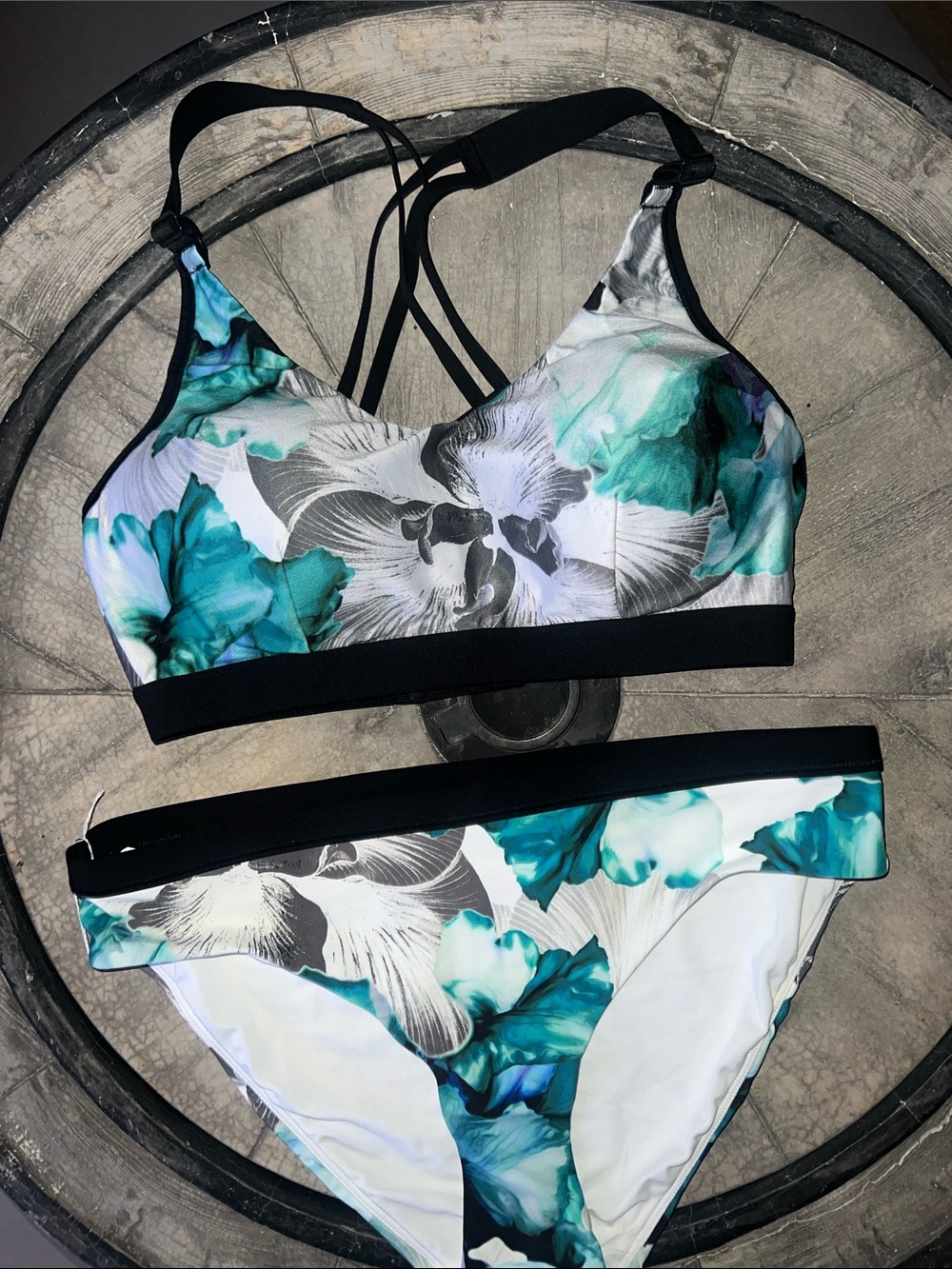 CALIA by Carrie Underwood Green, White & Black Floral Bikini Set Medium